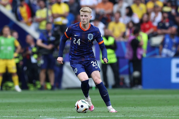 开云APP-埃因霍温官方：中场斯豪滕遭遇十字韧带损伤的伤病，需要接受手术